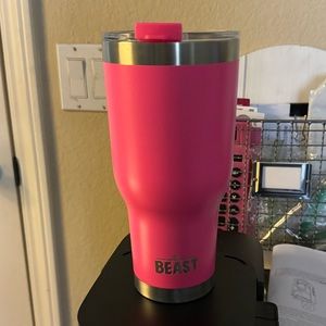 Greens Steele Like New “Beast” 40oz Vacuum Insulated Tumbler.
